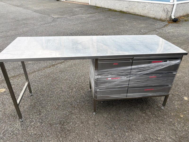 Mitat: 2100 x 750 mm