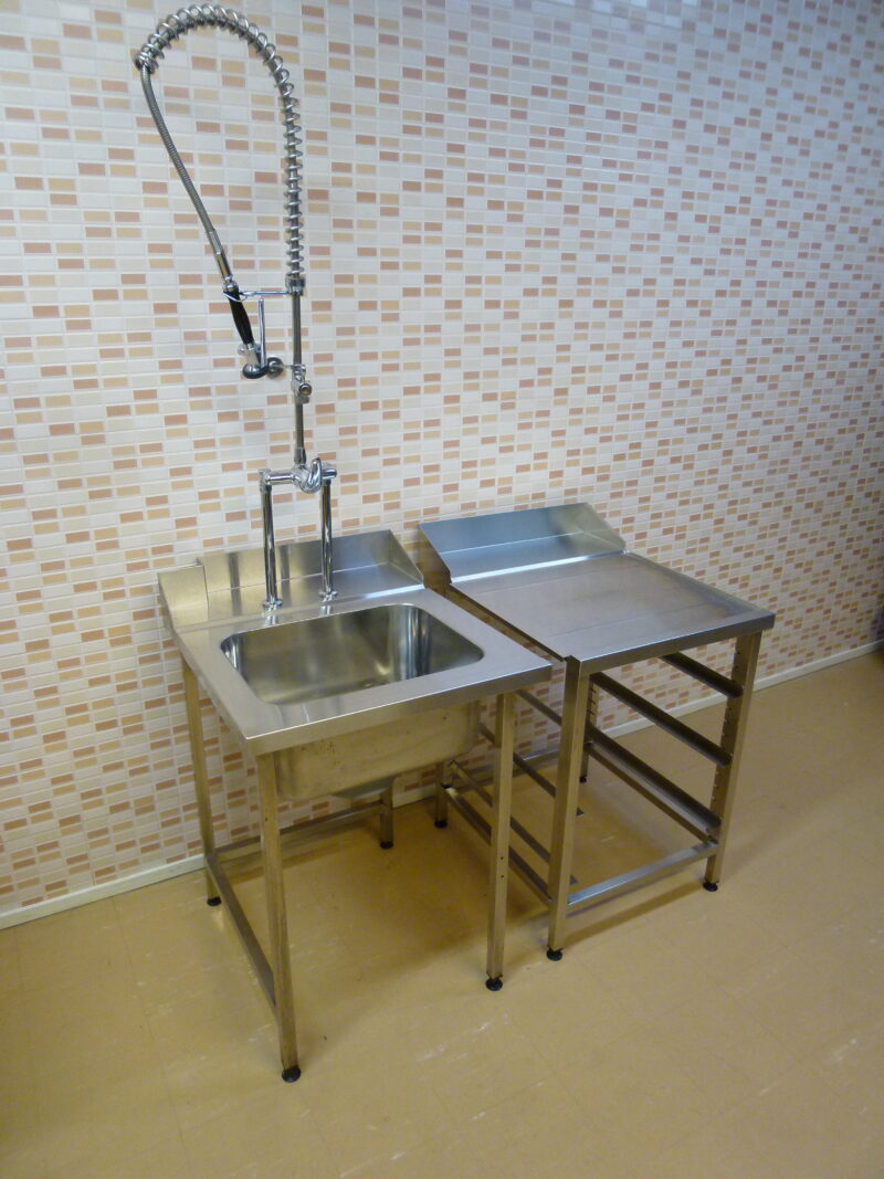 Mitat: 650 x 770 ja 600 x 770