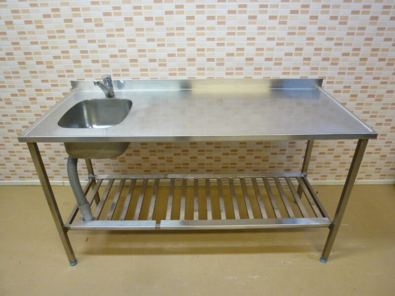 Mitat: 1600 x 650 mm