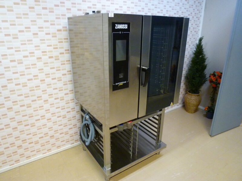 Zanussi EasySteam Plus monitoimiuuni