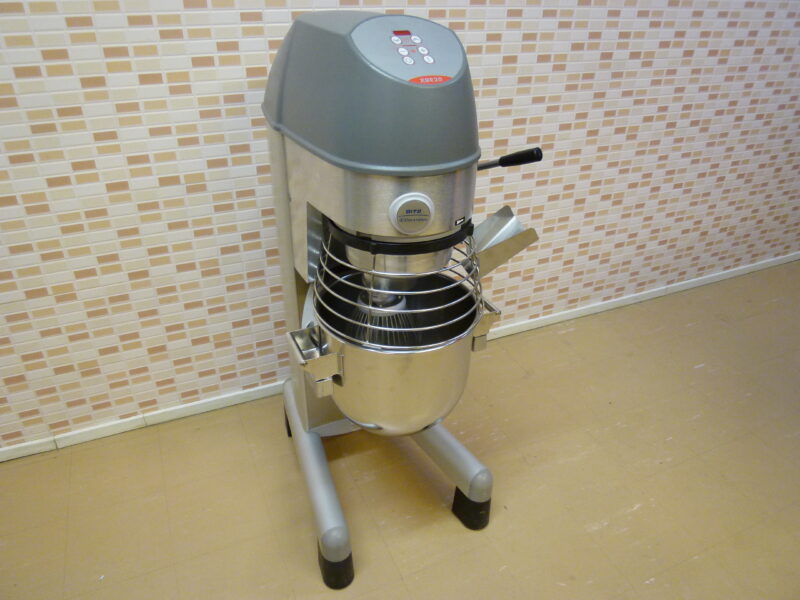 Yleiskone Electrolux XBE 20-litraa