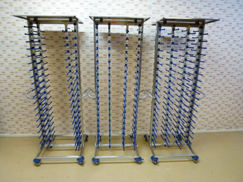 Lautastelinevaunu 80 lautasta Tournus Vogue