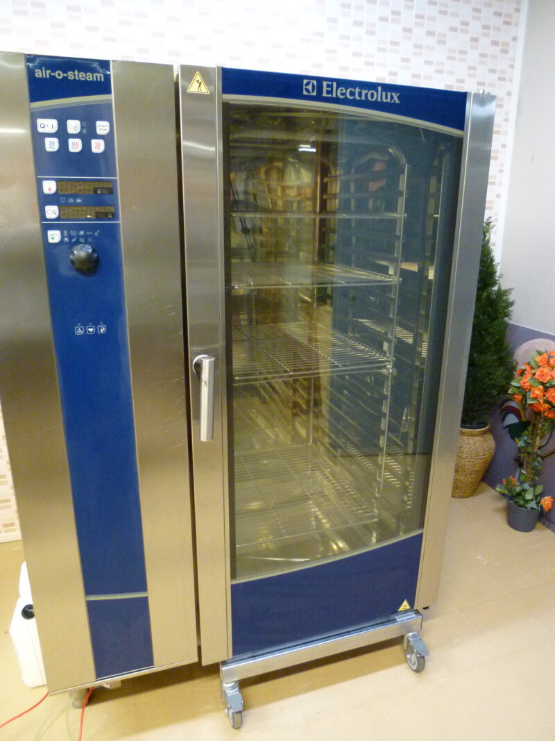 Electrolux air-o-steam yhdistelmäuuni tuplakapasiteetilla vm. -15