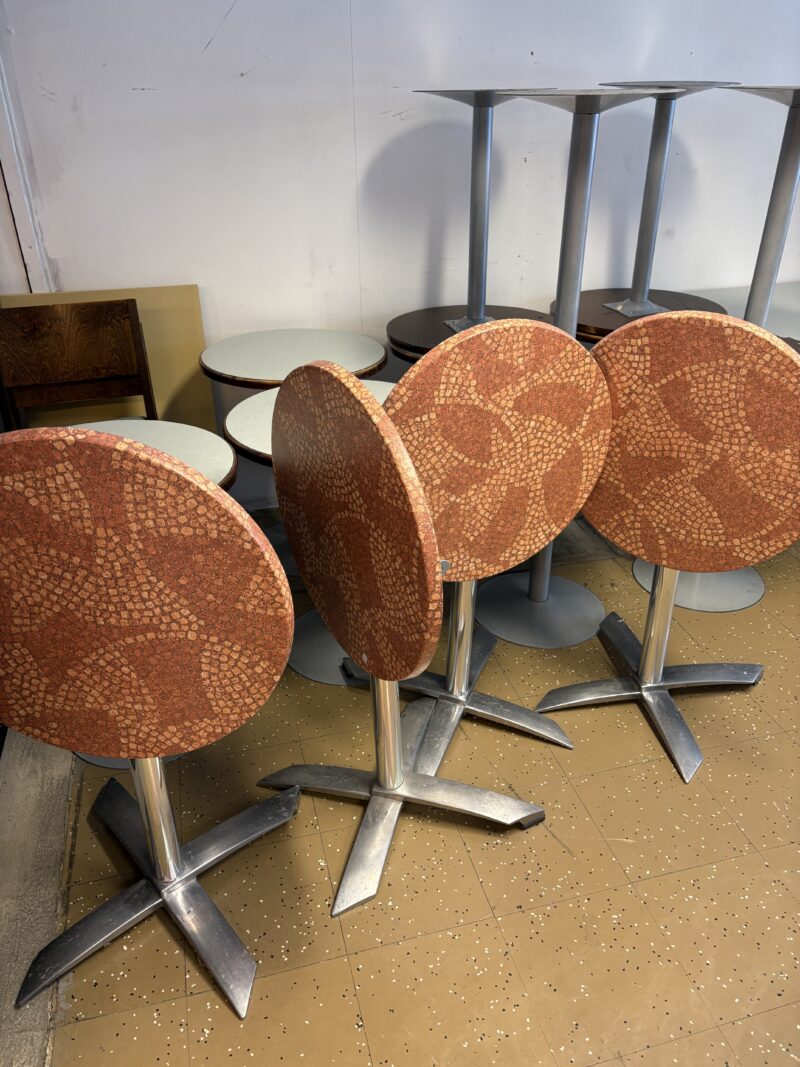 4 kpl pöydät taittojalalla