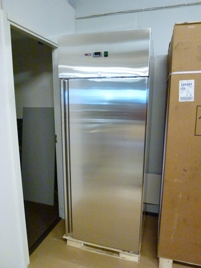 Redfox kylmäkaappi 740 mm