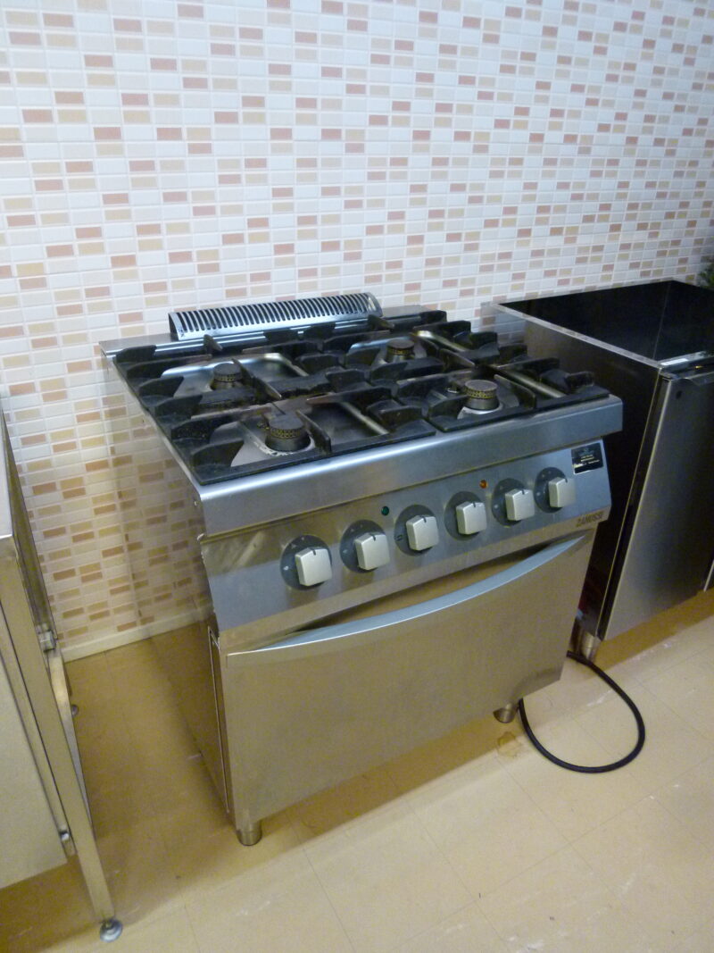 Zanussi kaasuliesi/uuniyhditelmä